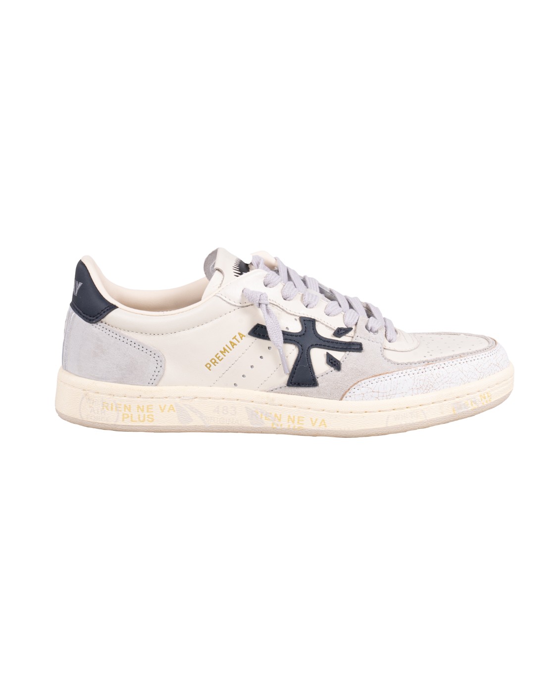 shop PREMIATA  Scarpe: Premiata Sneaker "Bskt Clay".
Suola in gomma con profilo a cassetta.
Altezza Suola 2,5 cm.
Fusbet Interno 28,3 cm.
Composizione: suola: 80% gomma, 20% EVA; tomaia: 70% pelle di agnello, 25% pelle di vitello, 5% PU; fodera: 100% pelle di capra.
Made in Vietnam.. BSKT CLAY-7262 number 4135631